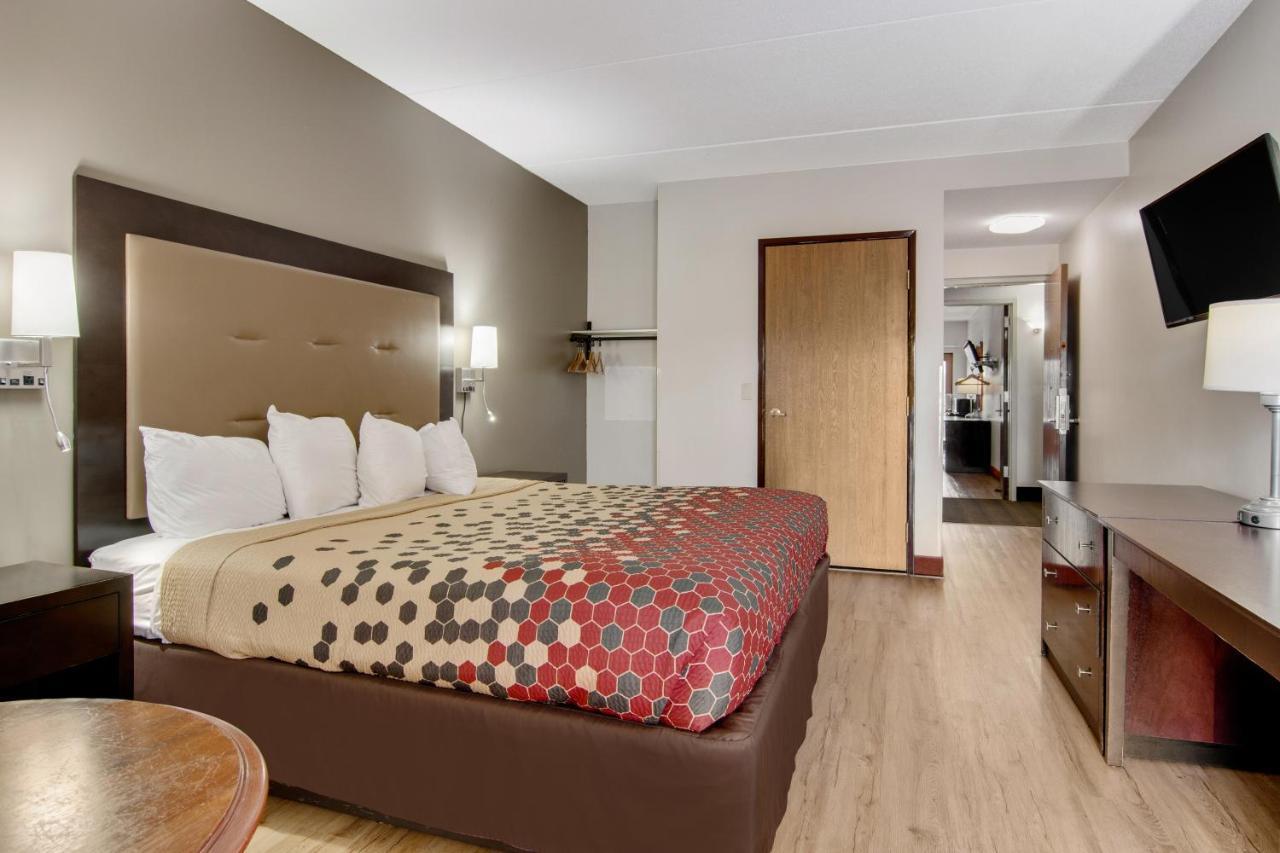 Econo Lodge Cadillac By Choice Eksteriør bilde