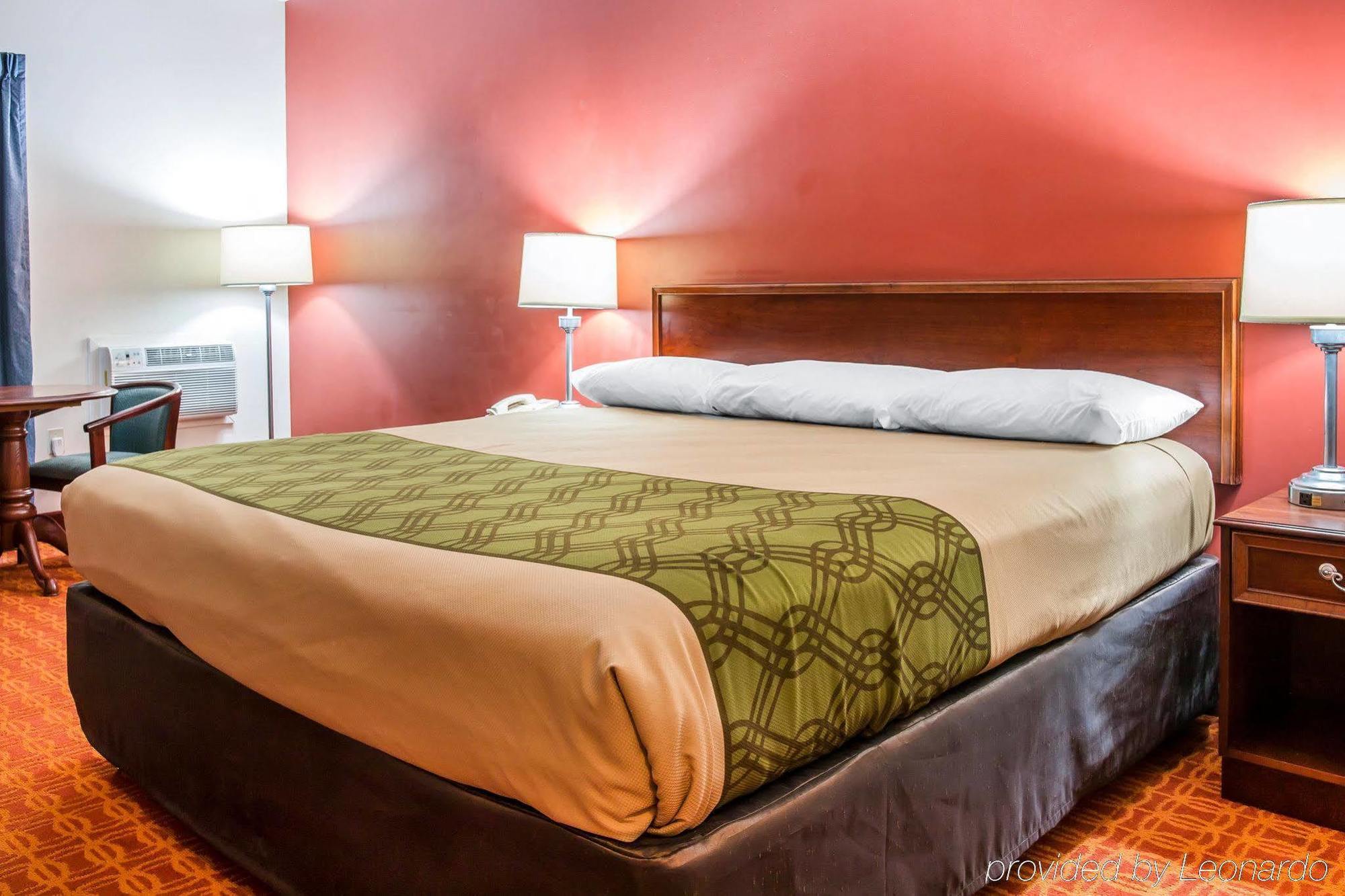 Econo Lodge Cadillac By Choice Eksteriør bilde